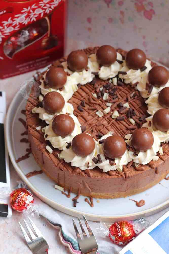 Lindt Cake: The Soft Chocolate Cake That Melts in Your Mouth