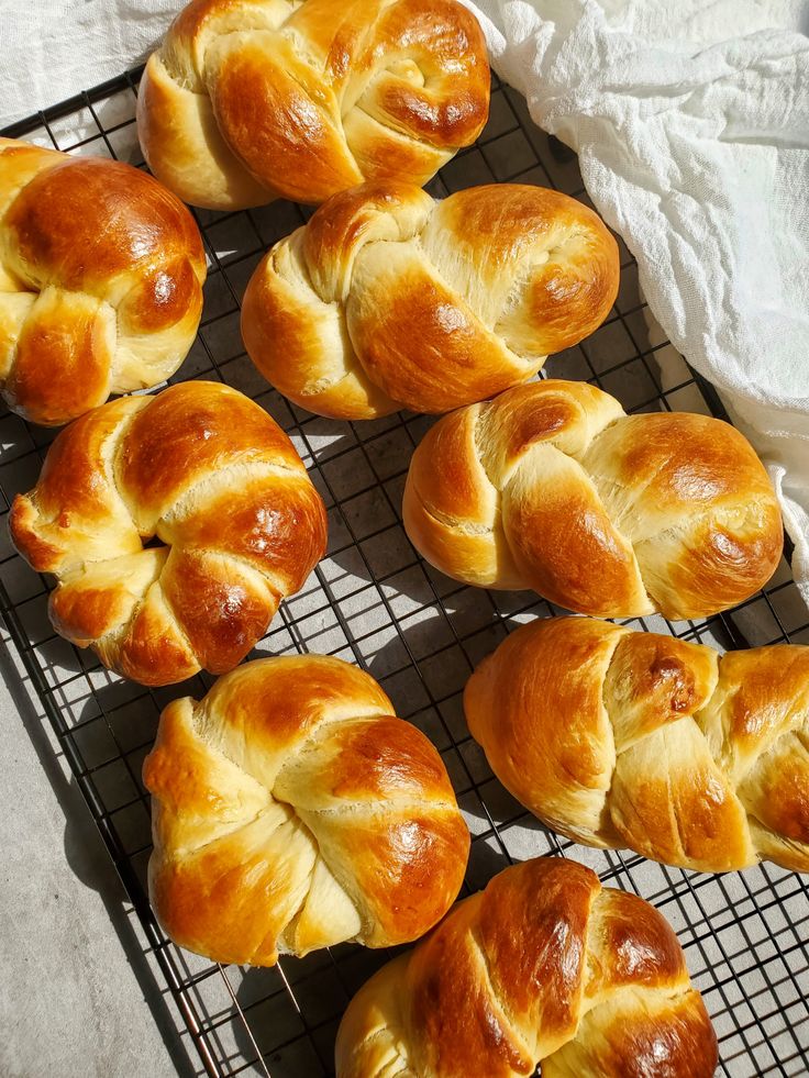 Soft Braided Brioche