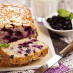 Plumcake with Oat Flakes, Apple and Blueberries