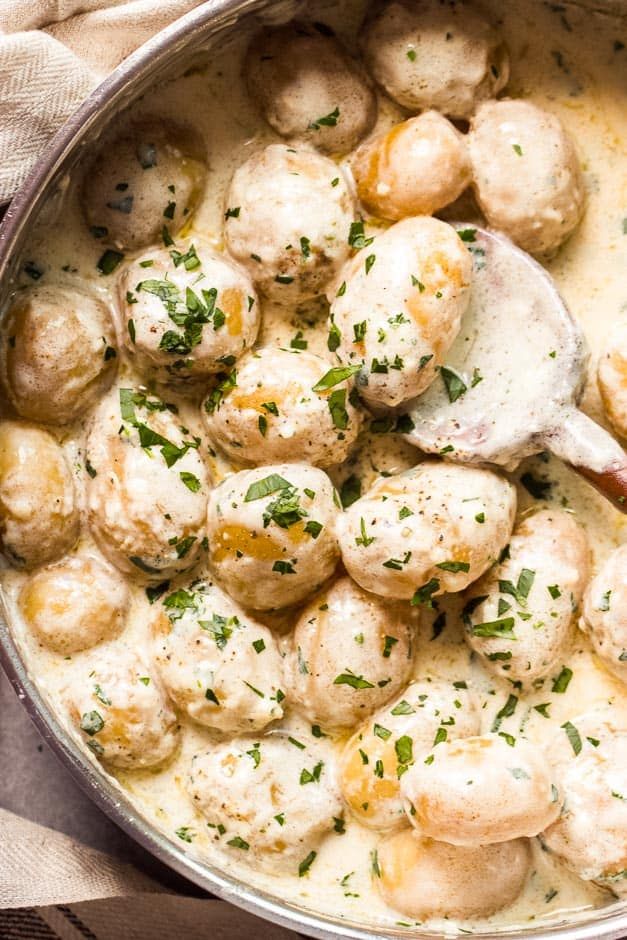 Potatoes in Creamy Garlic Sauce