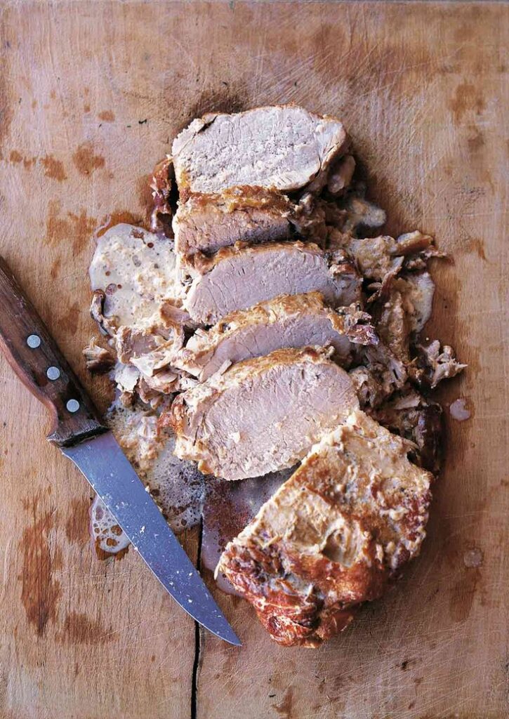 Roast pork loin in milk: the recipe for the tender and tasty second course