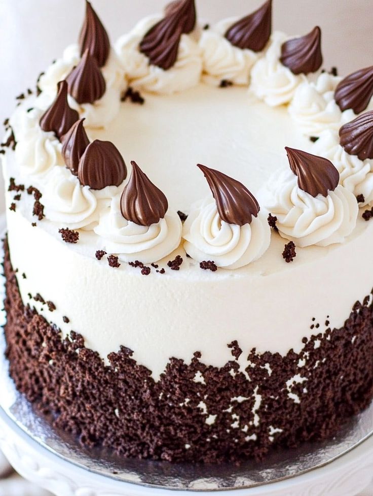 Decadent Hershey’s Chocolate Delight with Cream Cheese and Buttercream