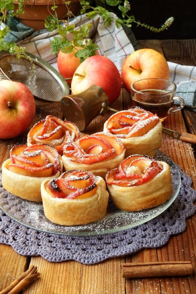 Puff Pastry and Apple Dessert: Ready in Just 10 Minutes!