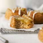 Mini cake, apples