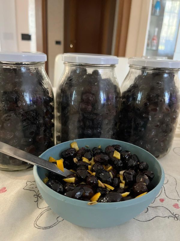 Black olives in salt – Sweet Passions