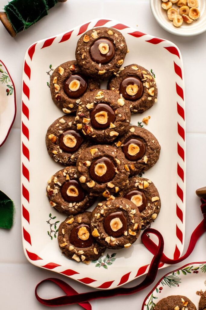 Mini chocolate and hazelnut footprint cookies: they are absolutely irresistible!