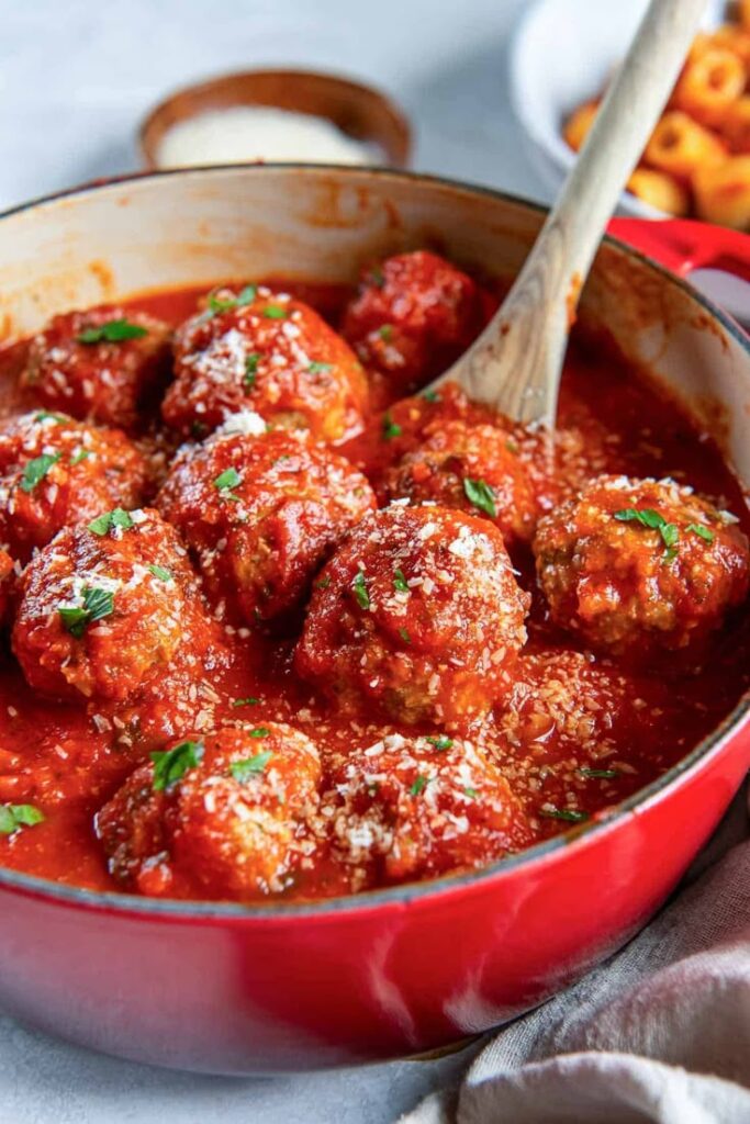 Pizzaiola-style stewed meatballs