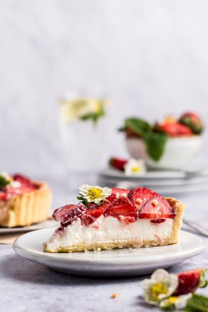 Ricotta and strawberry jam tart