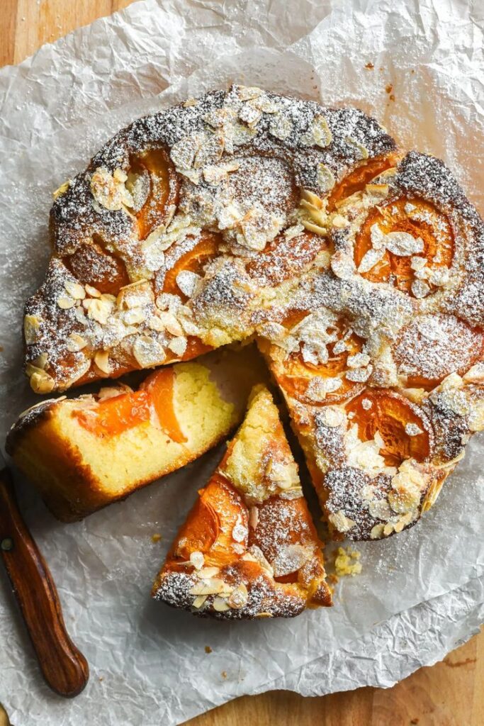 Soft plumcake with ricotta and apricots