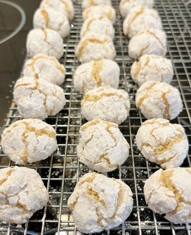 “Pizzicotti” Almond Pastries