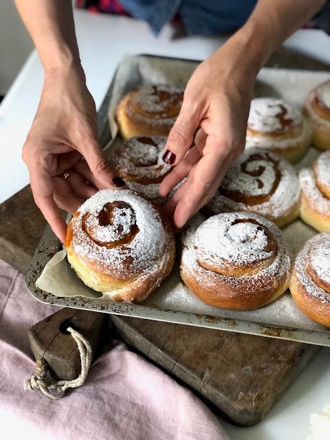 Soft Rose Cake with Nutella