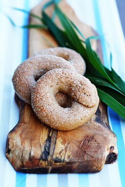 Apulian dipping biscuits