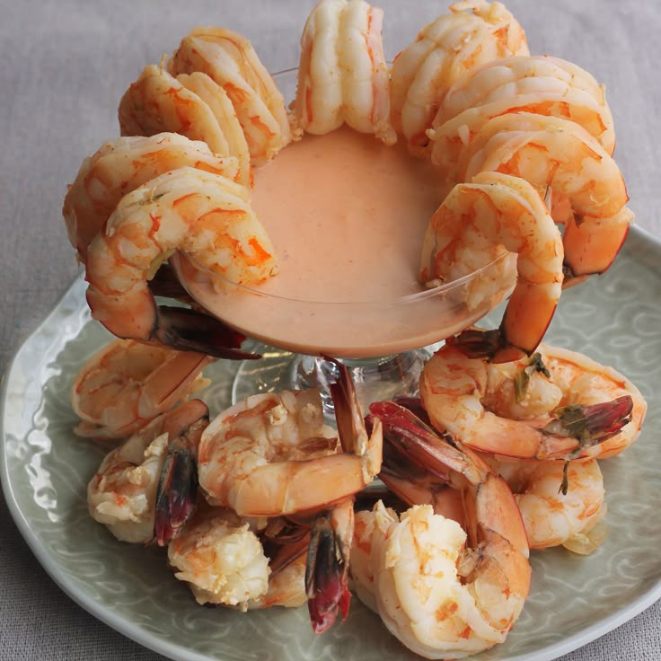 Discover the secret of shrimp cocktail in pink sauce!